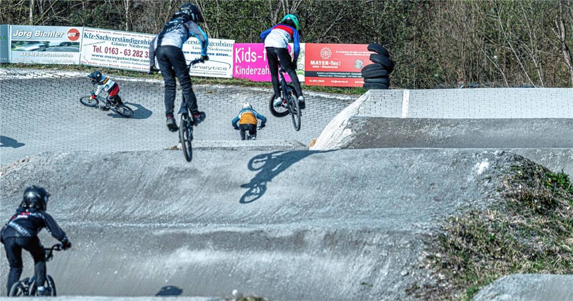 Du betrachtest gerade Welche Priorität setzt Bürgermeisterkandidat Thomas Rothmayer dem Vereinsleben in Kolbermoor
